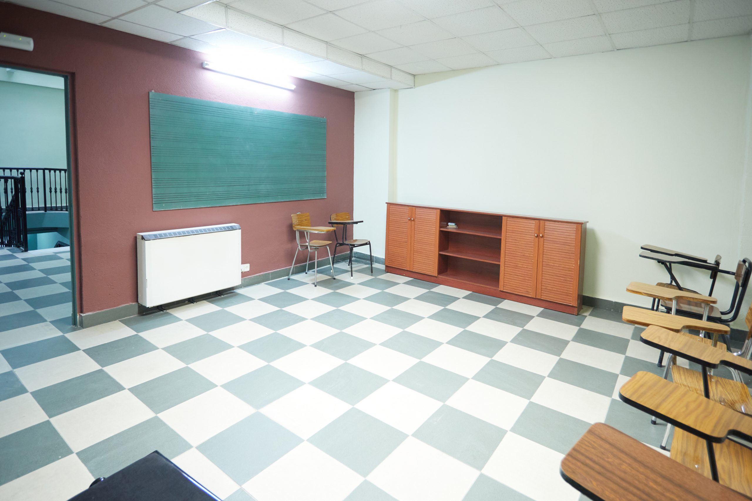 Aula Mediana – Alquiler de Espacios – Tempo Musical Aula Mediana - Alquiler de Espacios - Tempo Musical